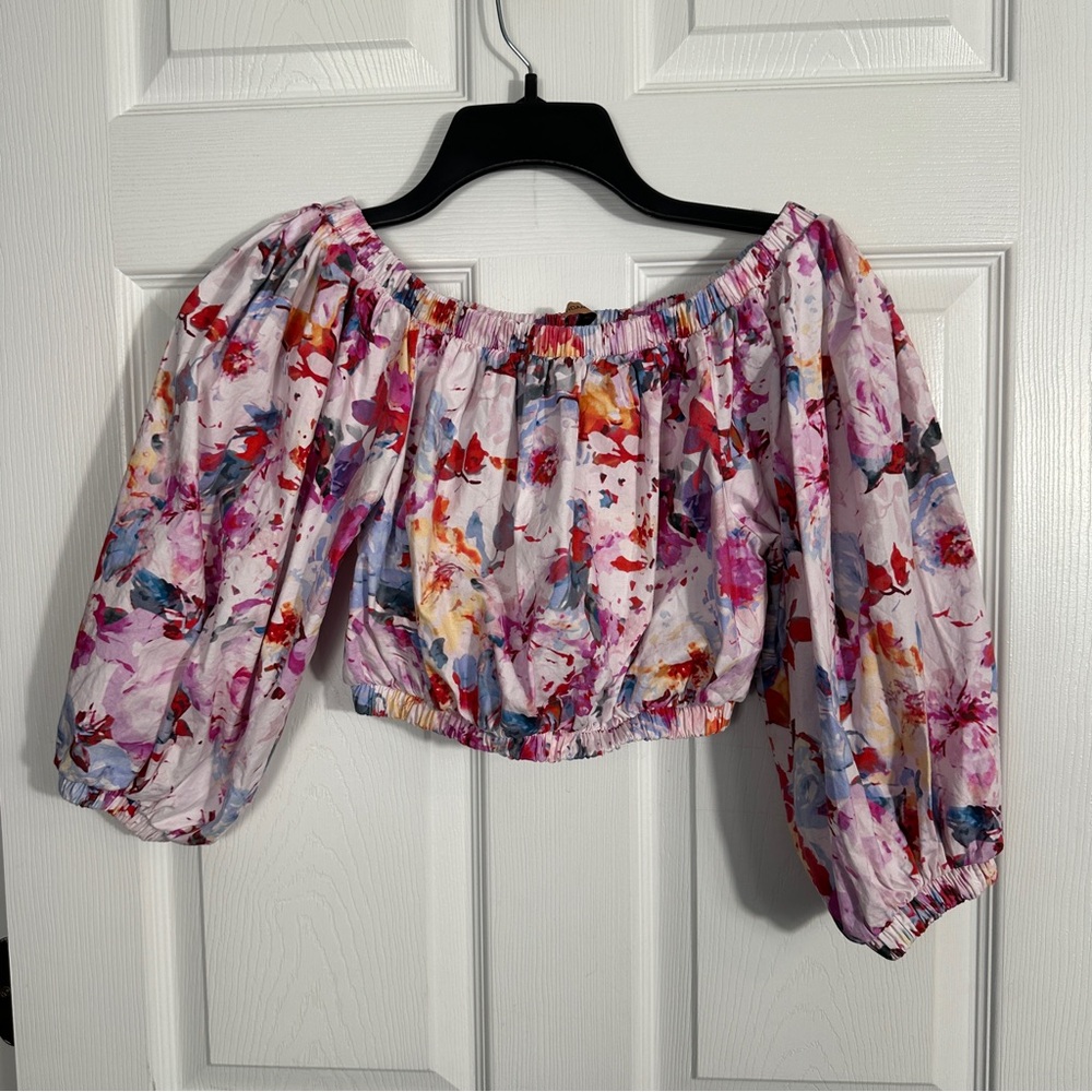 The Andamane "Dallas" off the shoulder crop top, sz XS, floral, long slv